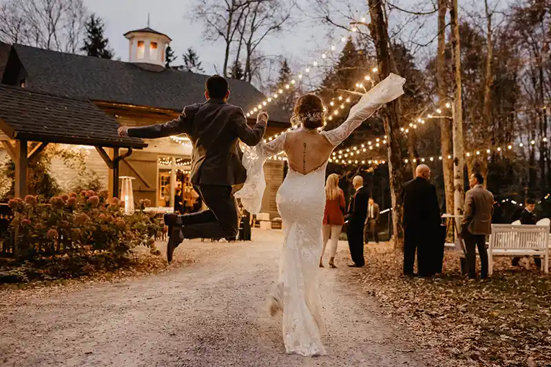 Testimonial Courtney: "This venue is so unique and the staff is amazing"